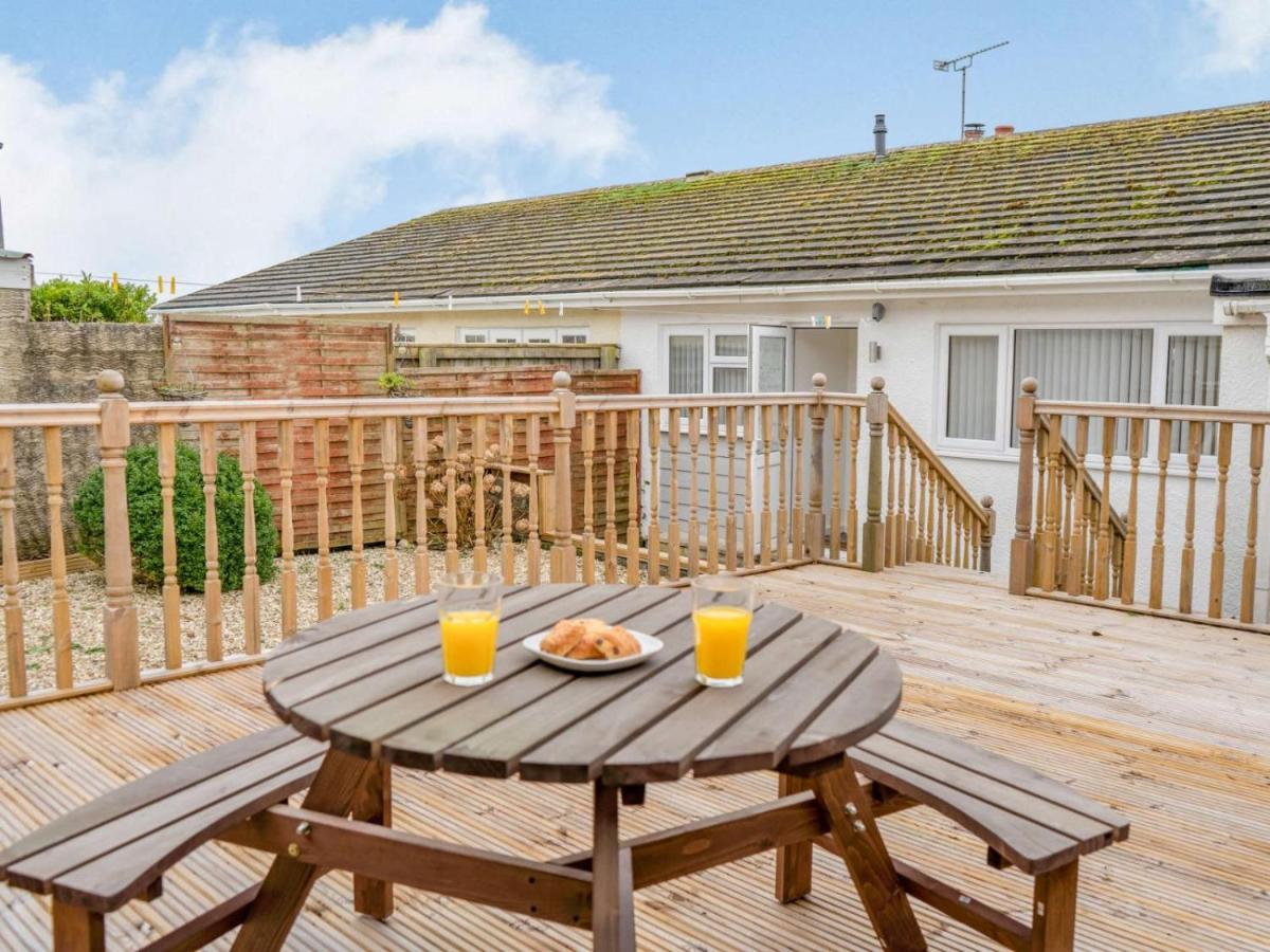 3-Bed 5-6 Berth Modernised Bungalow! Tenby Εξωτερικό φωτογραφία