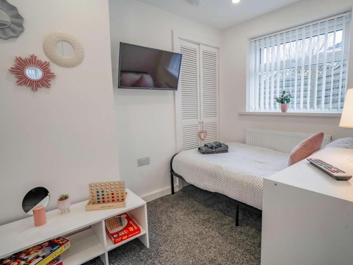 3-Bed 5-6 Berth Modernised Bungalow! Tenby Εξωτερικό φωτογραφία