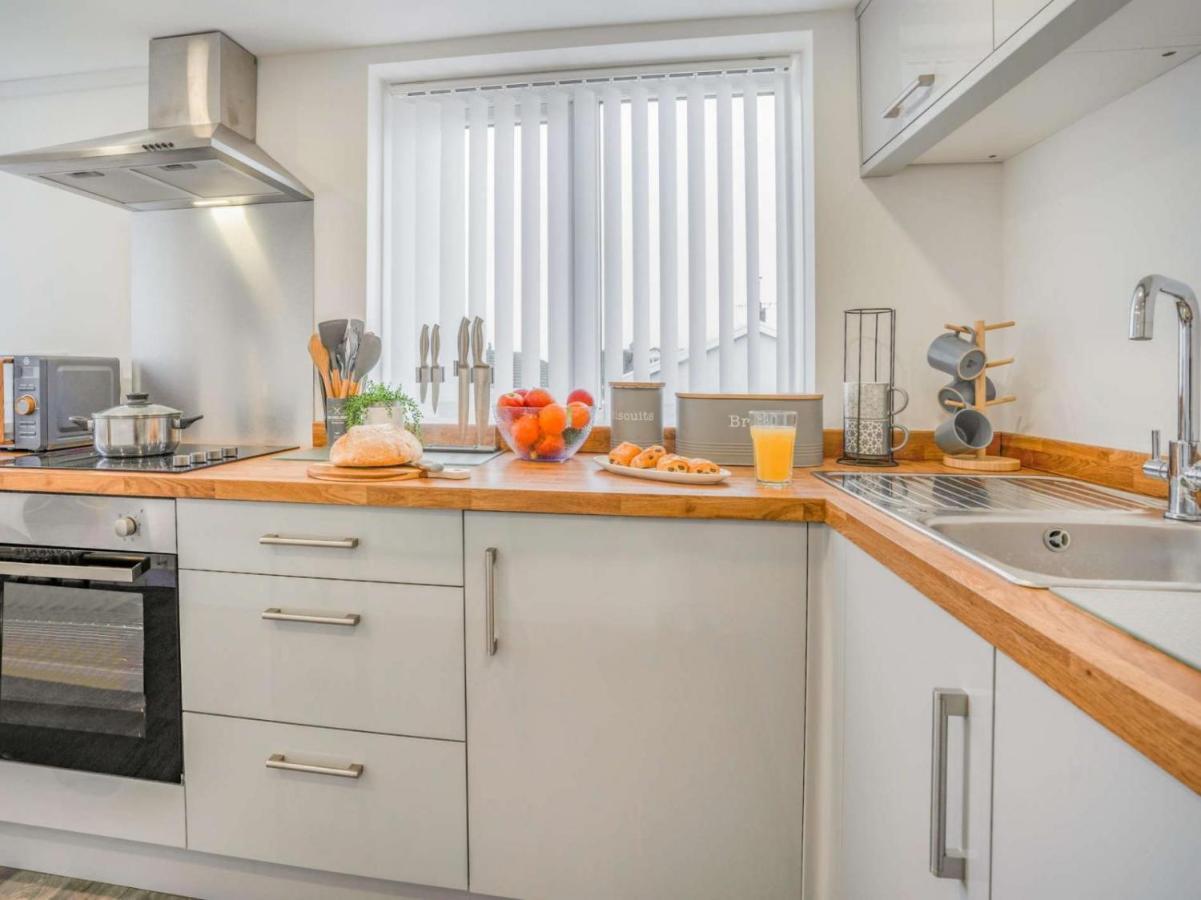 3-Bed 5-6 Berth Modernised Bungalow! Tenby Εξωτερικό φωτογραφία